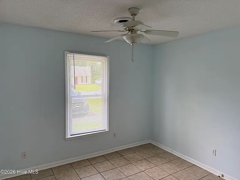 133 Twin Wood Dr — Photo 8