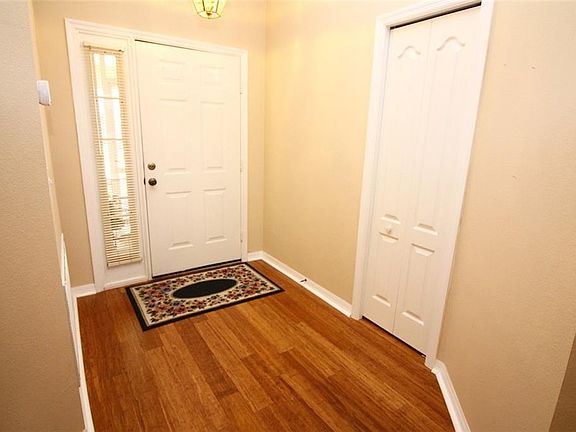 3rd image of 643 Watercrest Dr