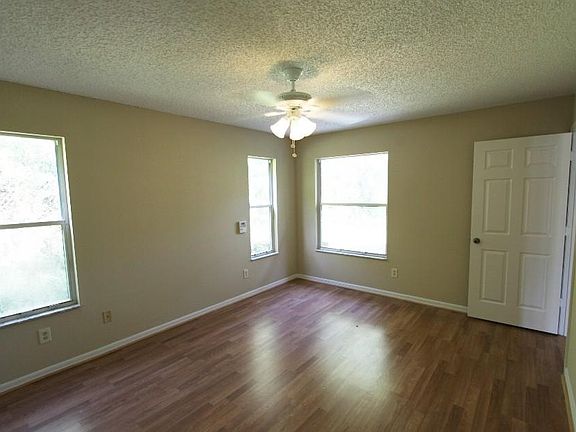 2nd image of 2773 SE Garfield Avenue