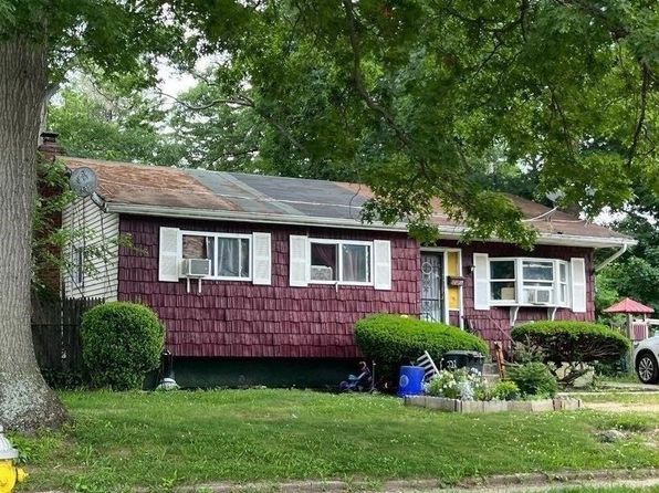 221 State Avenue, Wyandanch, NY 11798