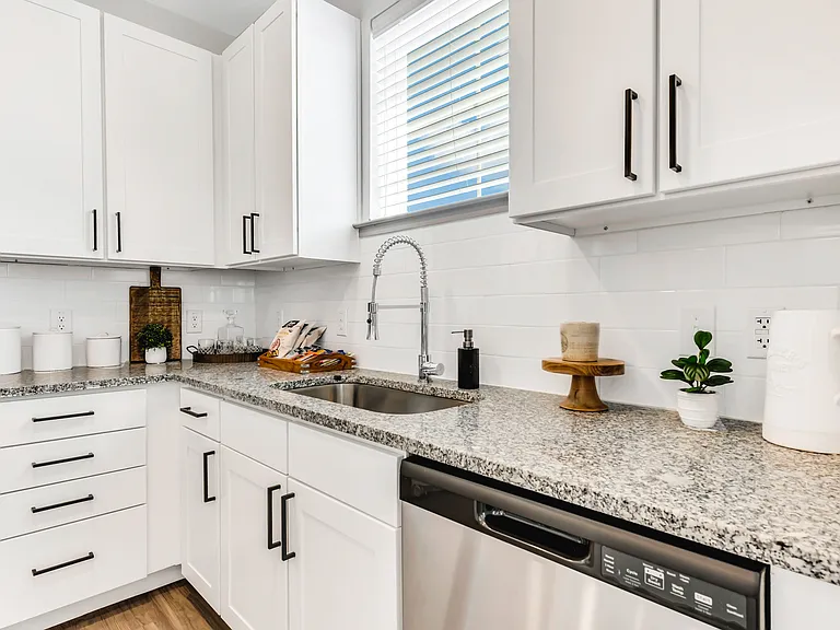 Atlas Bluewood Apartments — Photo 2