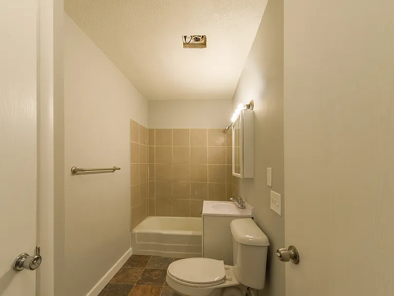 1708 Glenwood Ave — Photo 15