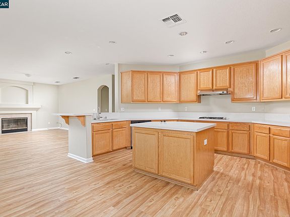 4th image of 3870 Bilsted Way