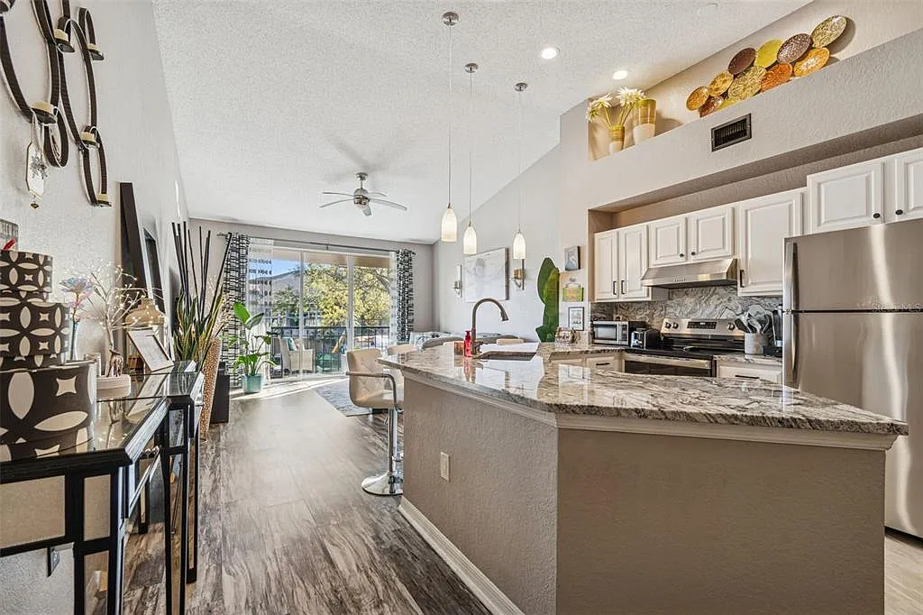 1 bed, 1.0 bath, 815 sqft, $2,795 — Photo 4