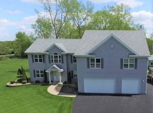 9N757 Bowes Bend Dr, Elgin, IL 60124