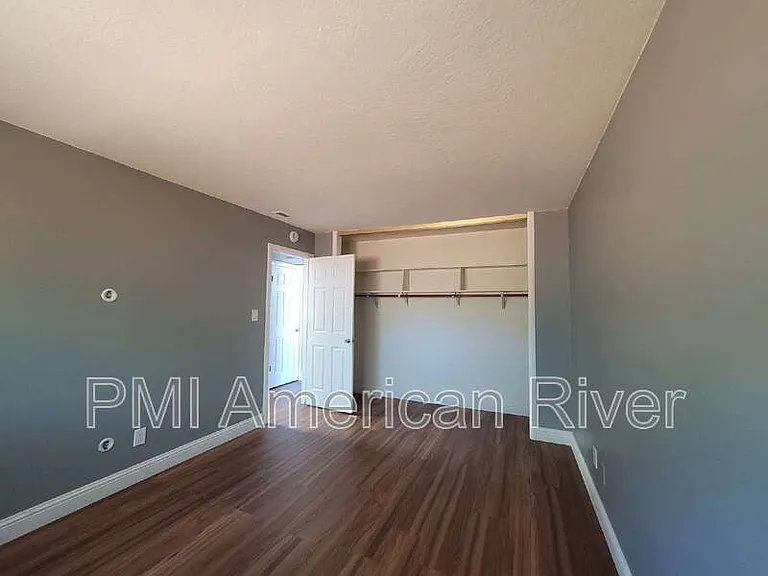 1321 Oak Terrace Ct — Photo 6