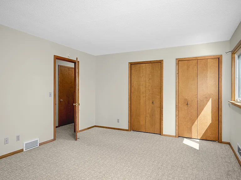 7410 Oaklawn Ave — Photo 28