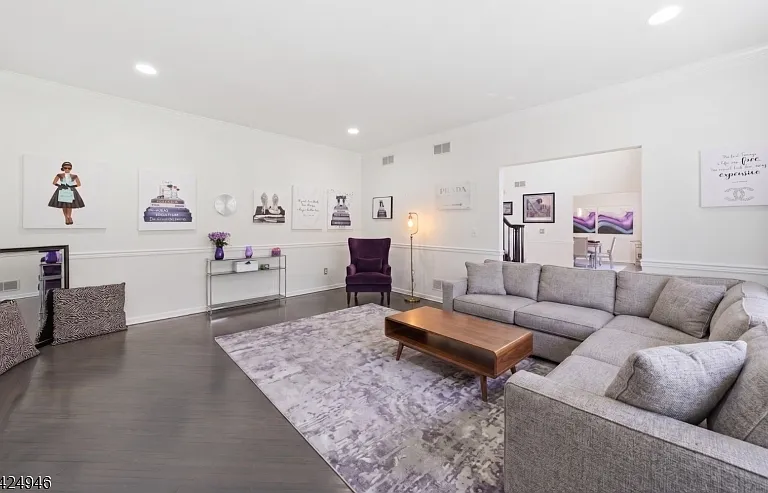 11 Rosewood Ln — Photo 23