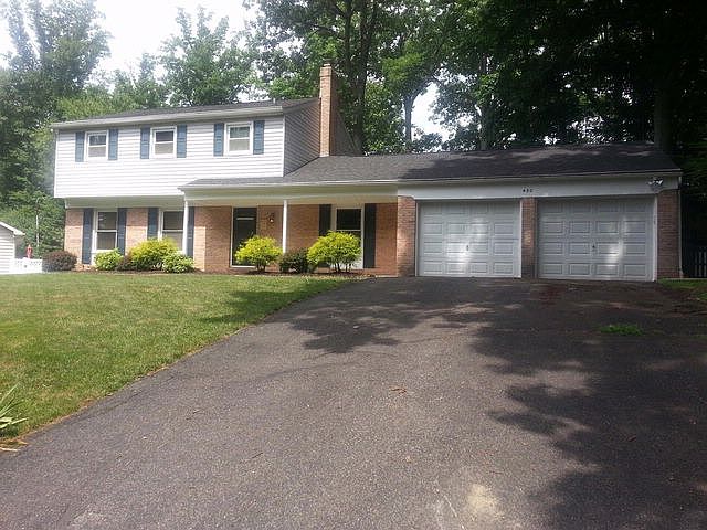 1st image of 430 Woodcrest Dr
