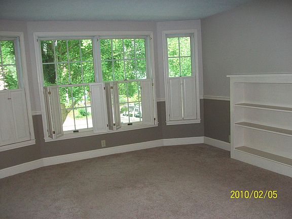2nd image of 1508 Burnett Ln