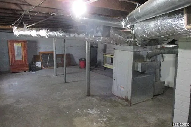 4435 High St — Photo 2