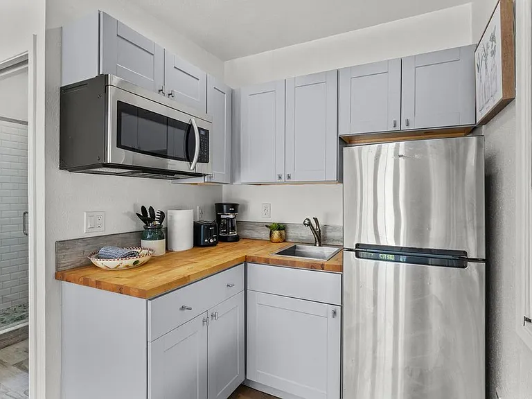 4814 Lemona Ave #1A — Photo 5