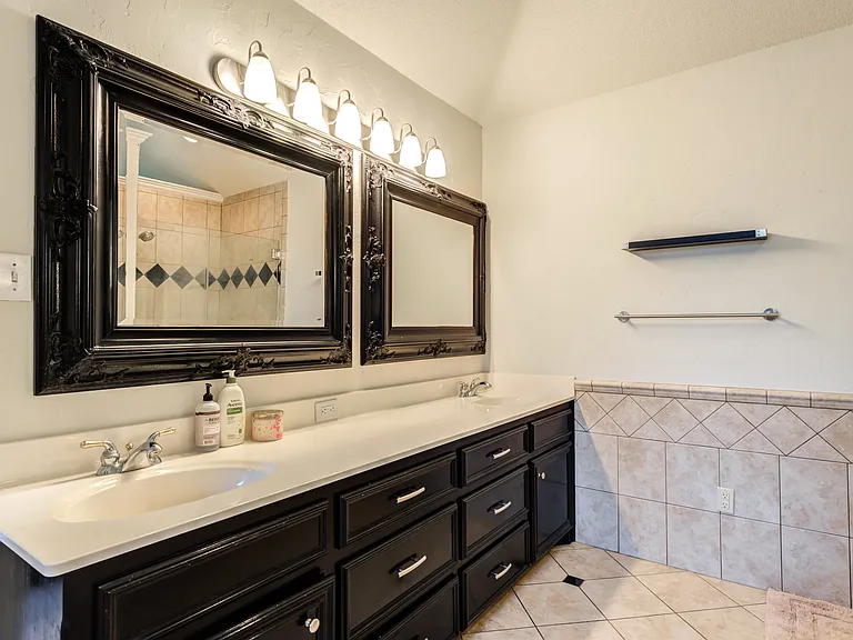 105 N Vale Ave — Photo 42