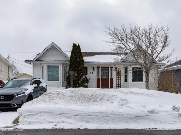 17 Eagle Street, Paradise, NL A1L1G8