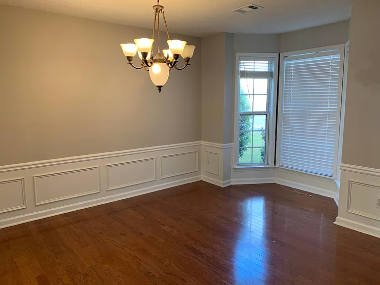 13610 Weycroft Cir — Photo 2