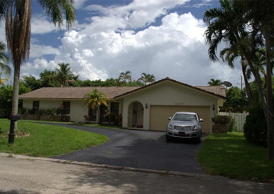 11190 NW 39th Ct
