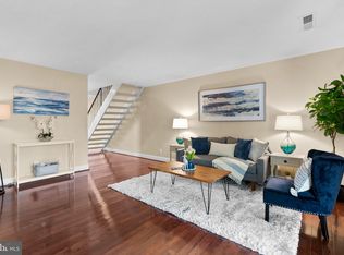 7278 Hillary St, Alexandria, VA 22315