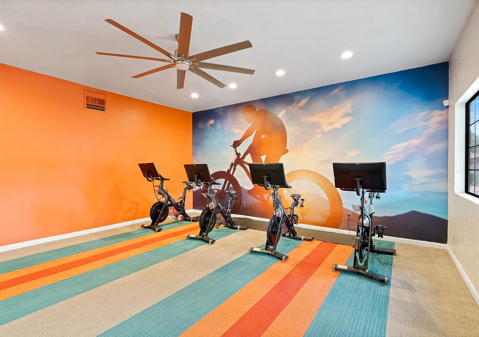 Verde Apartments — Photo 3