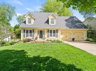 7816 W 115th St, Overland Park, KS 66210