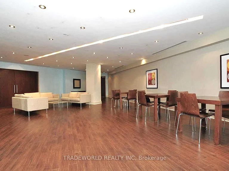 8 York St #1009 — Photo 20