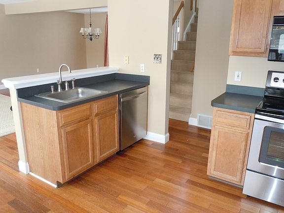 5th image of 6 Plum Ct