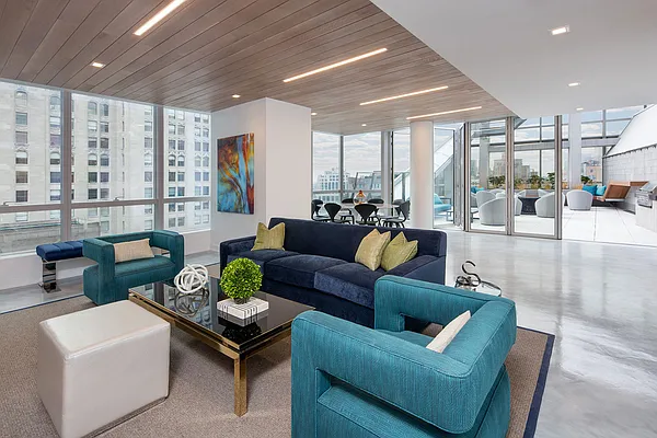 Rented by iAdvise Real Estate LLC | media 34