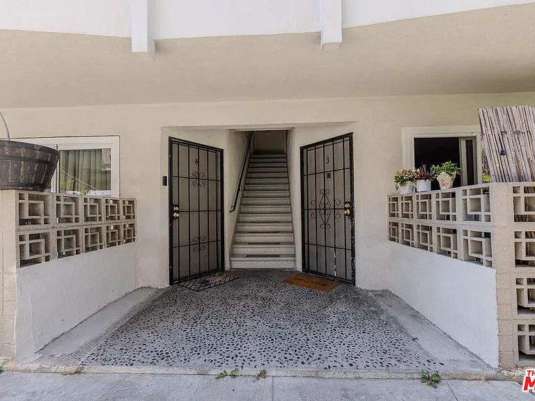 1426 S Orange Grove Ave — Photo 15
