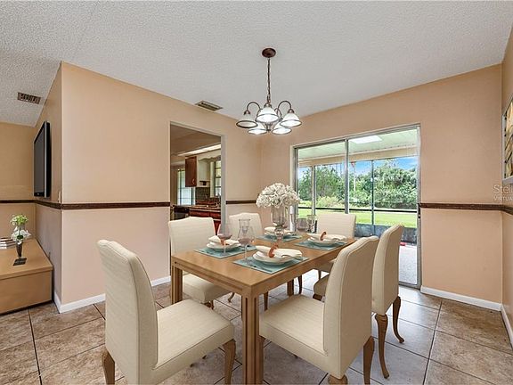 5th image of 905 Pine Way
