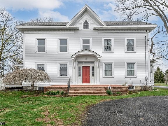 2nd image of 124 Rymon Rd #0