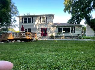 20 Coachlamp Ln, Stamford, CT 06902