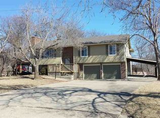 5230 NW Green Hills Rd, Topeka, KS 66618