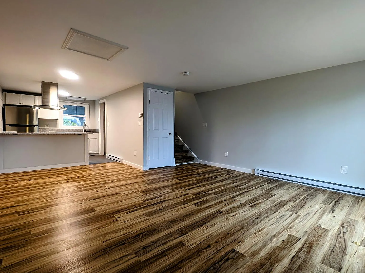 2 bed, 872 sqft, $2,200 — Photo 3