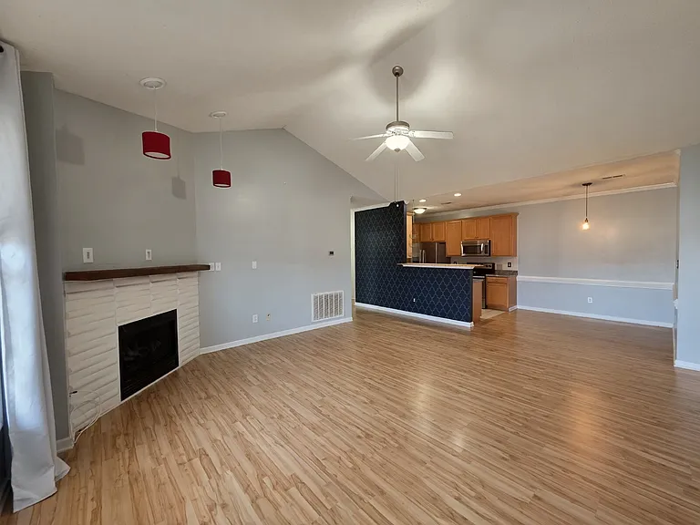 1324 Kershaw Loop #206 — Photo 6