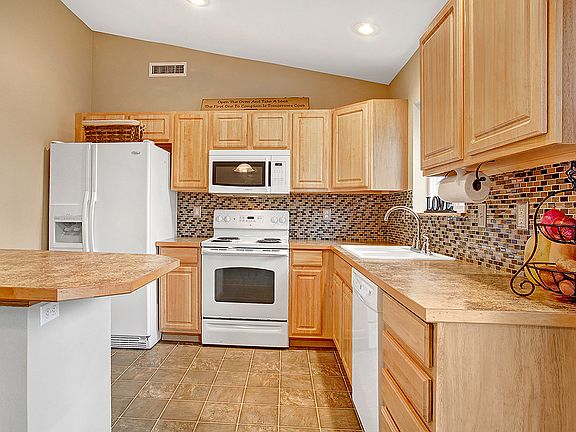 4th image of 20427 La Paloma Dr E