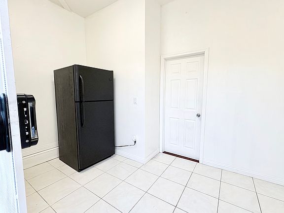 4th image of 2177 W Crestwood Ln #A