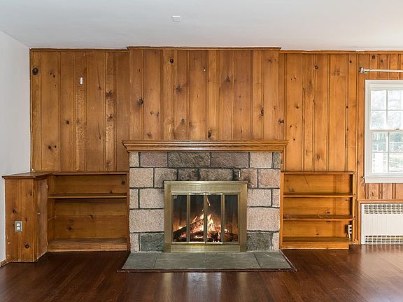 5th image of 130 Littleton Rd