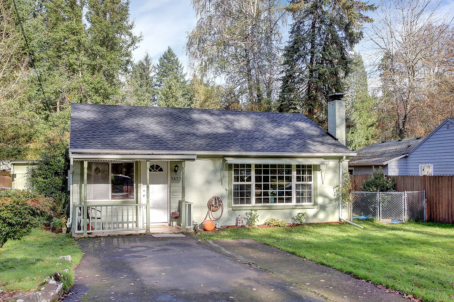 5895 Perrin St photo 1