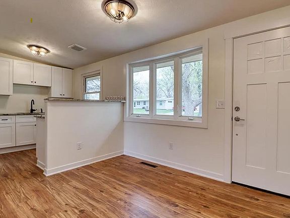 4th image of 619 E Eldora Ln