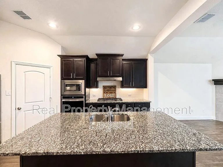 417 Cooper St — Photo 9