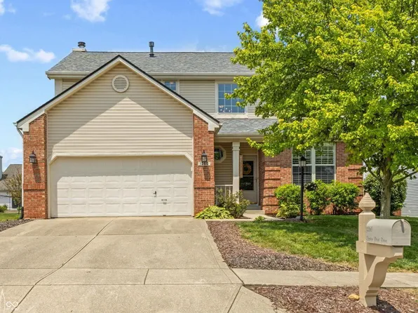 1260 Easton Point Dr, Greenwood, IN 46142