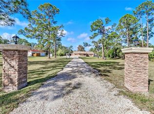 371 9th St SW, Naples, FL 34117