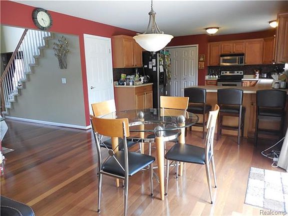4th image of 37155 Baker Dr