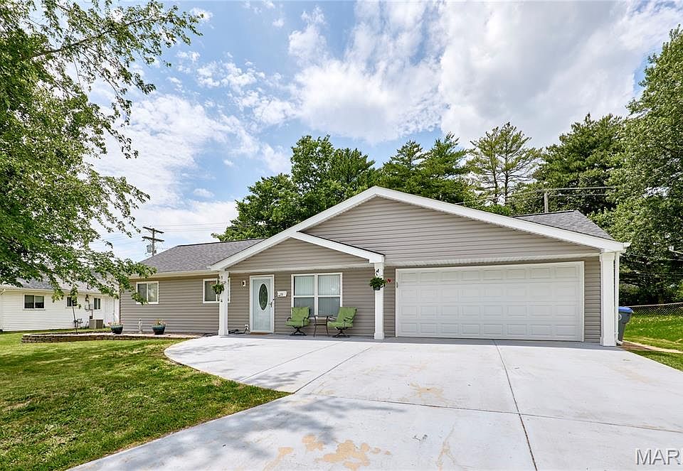 1st image of 23 Saint Margaret Ln