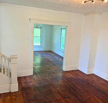 2nd image of 15007 Cardinal Ave