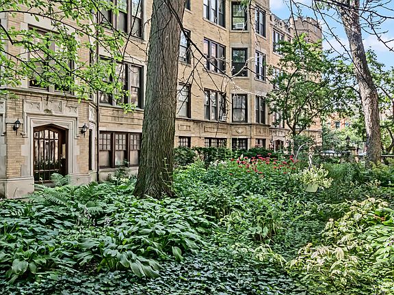 3rd image of 1225 W Lunt Ave APT 1B