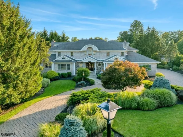 7 Barnsdale Rd, North Caldwell Boro, NJ 07006