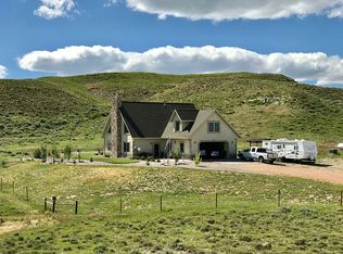 1 Cross Rd, Douglas, WY 82633
