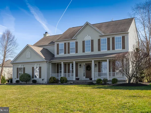 401 Hancock Dr, Mullica Hill, NJ 08062