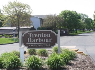 1325 Harbour Blvd APT 86, Trenton, MI 48183