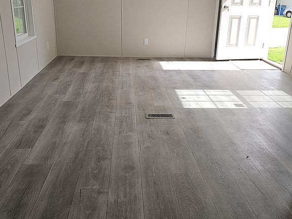 3rd image of 6610 Lear Nagle Rd #168